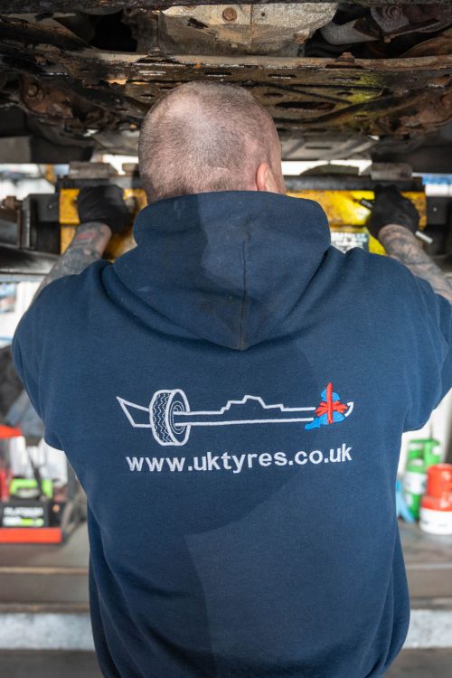 UK Tyres fitter