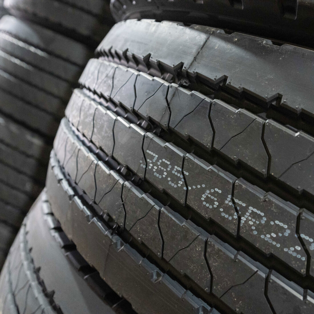 Remould Tyres in Willesden, West London | UK Tyres