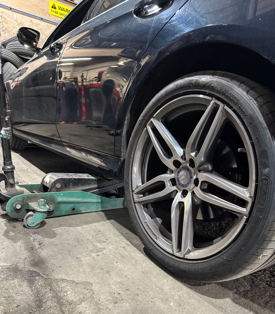 Mercedes Tyre Fitting at UK Tyres