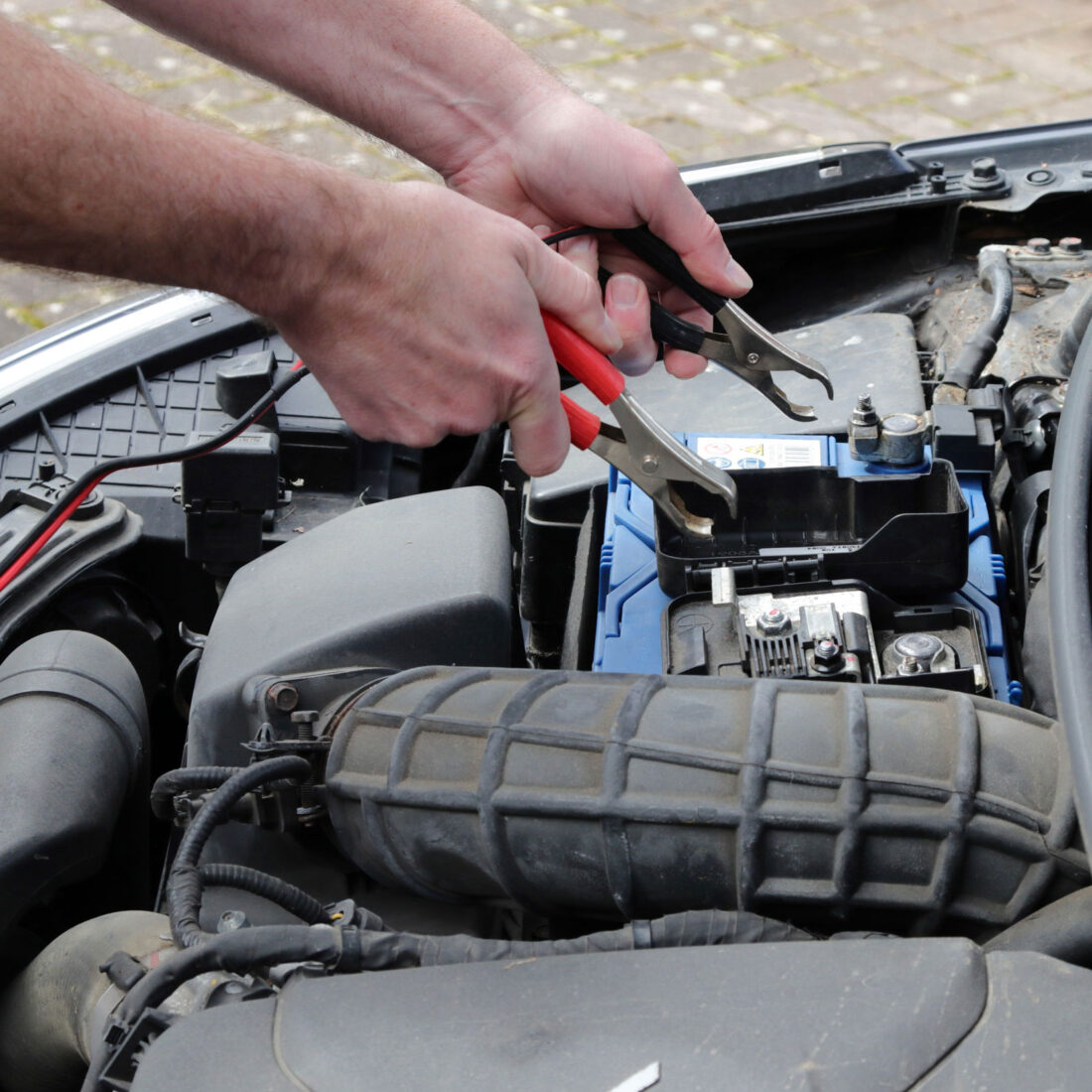 Batterie Servicing at UK Tyres